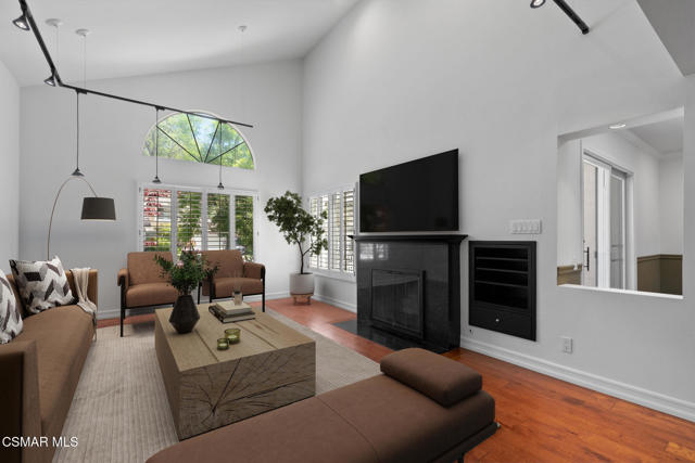 1984 Nettlebrook Street, Westlake Village CA: https://media.crmls.org/mediaz/b64a9d51-f184-4e73-9d7e-6ea3d5f4ffa7.jpg