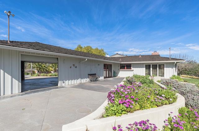 12 Mesa Del Sol, Salinas CA: https://media.crmls.org/mediaz/b64b07ba-0ded-43ea-9e3c-ce11f223f9ec.jpg