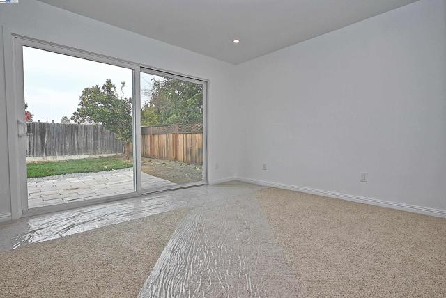 974 Walnut Dr, Oakley CA: https://media.crmls.org/mediaz/b64b714b-ddaa-4984-8f70-a29c2c8ad1cc.jpg