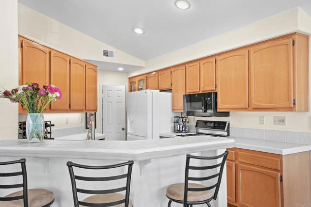 Detail Gallery Image 6 of 29 For 1213 Bitterbush Ln, El Cajon,  CA 92019 - 3 Beds | 2 Baths