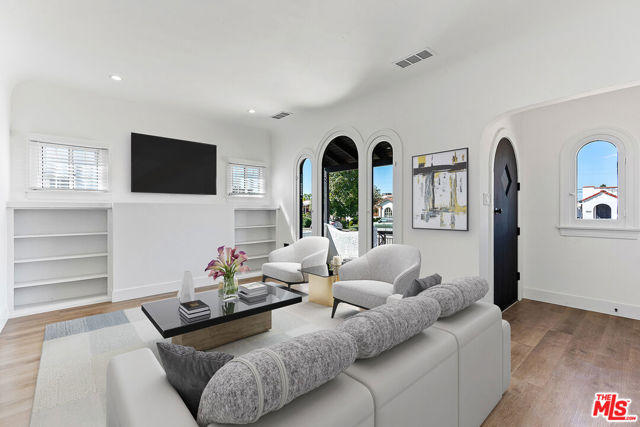 2832 12th Avenue, Los Angeles CA: https://media.crmls.org/mediaz/b64ca7e9-7cc9-487a-97c6-6d1d507cc6d1.jpg