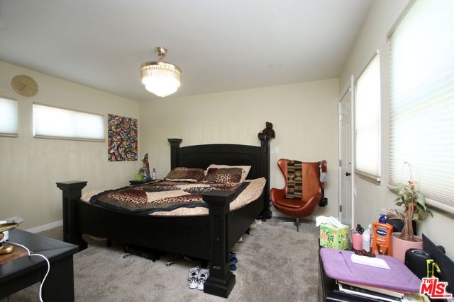 1807 Cochran Place, Los Angeles CA: https://media.crmls.org/mediaz/b64dd494-22bf-403a-91c5-a46c6fec0fa6.jpg