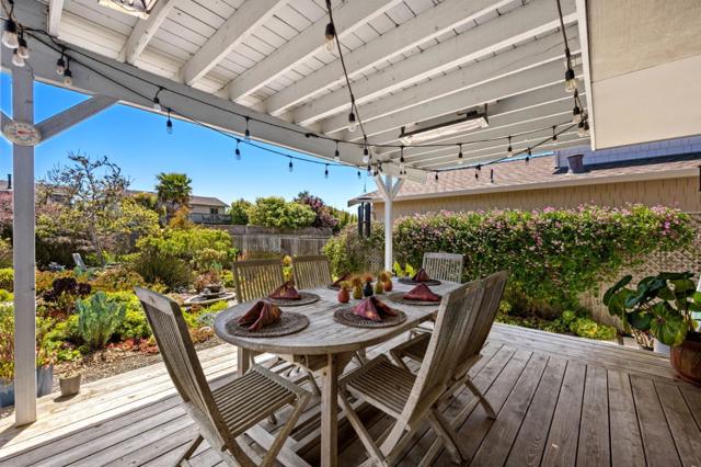 316 Valdez Avenue, Half Moon Bay CA: https://media.crmls.org/mediaz/b64de44c-a51d-44e0-9c81-aa8f1f73f416.jpg