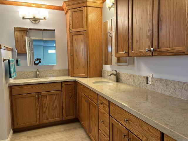 5420 Kipling Lane, Carlsbad CA: https://media.crmls.org/mediaz/b64e68d0-3396-461e-8ad1-01e94202191e.jpg