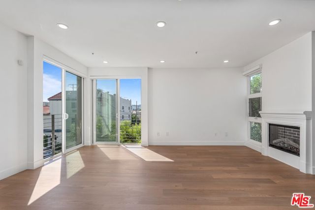 11011 Huston Street, 212 photo 7