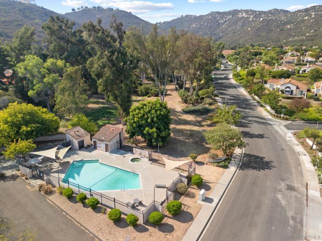 1709 Doral Gln, Escondido CA: https://media.crmls.org/mediaz/b64f5ac0-a741-41b0-a067-7b7b897be432.jpg
