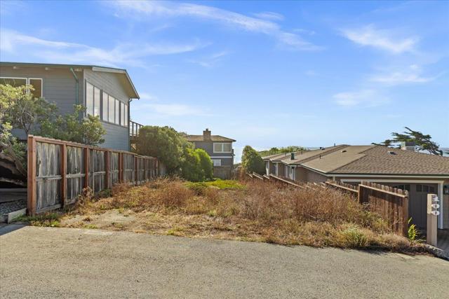 0 Sea Cliff Court, Montara CA: https://media.crmls.org/mediaz/b64fab0f-4447-4038-bcc8-eabaeb2f5007.jpg