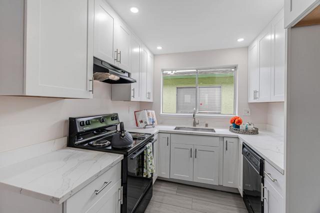 4416 Callan Boulevard, Daly City CA: https://media.crmls.org/mediaz/b64fbe62-8b11-4d59-836b-c8630477452b.jpg
