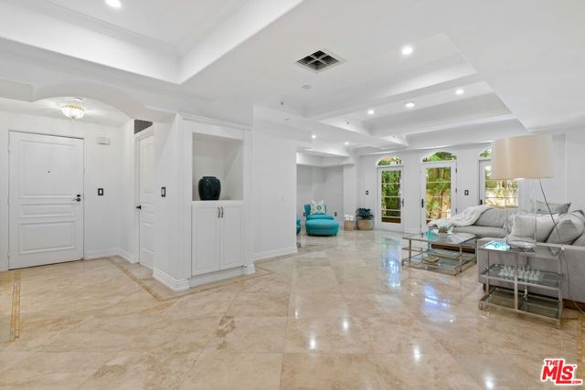 10795 Wilshire Boulevard, Los Angeles CA: https://media.crmls.org/mediaz/b64fef0a-b99c-4219-925d-286b8e946bf7.jpg
