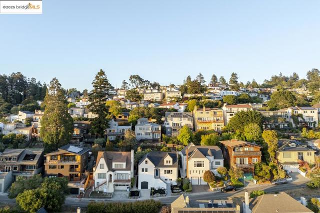 479 Kentucky Ave, Berkeley CA: https://media.crmls.org/mediaz/b6501f27-540c-46f2-8c82-b73066f2e2f8.jpg