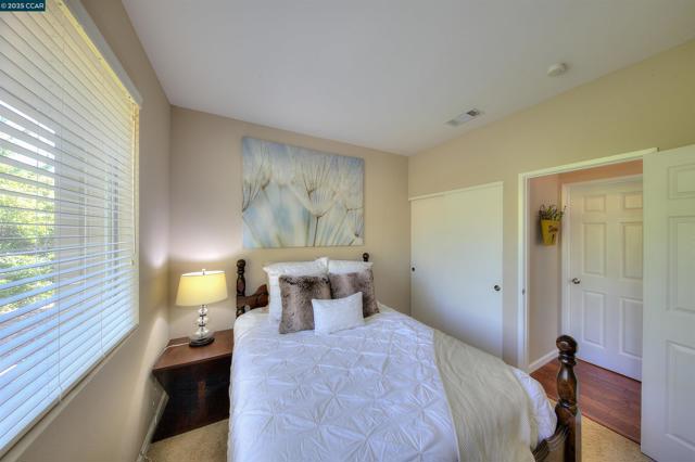 310 Boatswain Ct, Hercules CA: https://media.crmls.org/mediaz/b6502b2c-4d84-45f9-9961-0cd60070431c.jpg