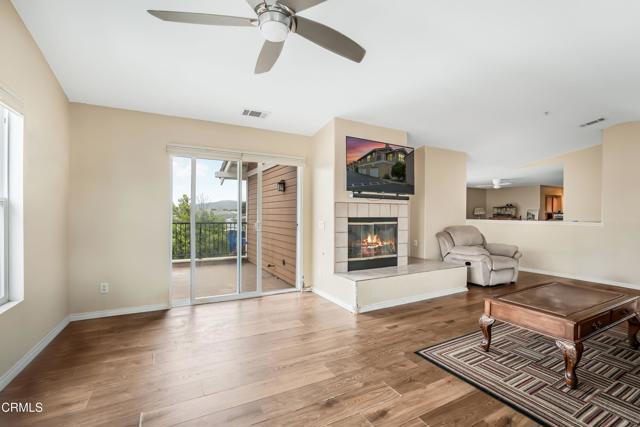 962 Jonquill Avenue, Ventura CA: https://media.crmls.org/mediaz/b6507fbb-0c69-4e2c-a98e-fbc2444f45d5.jpg