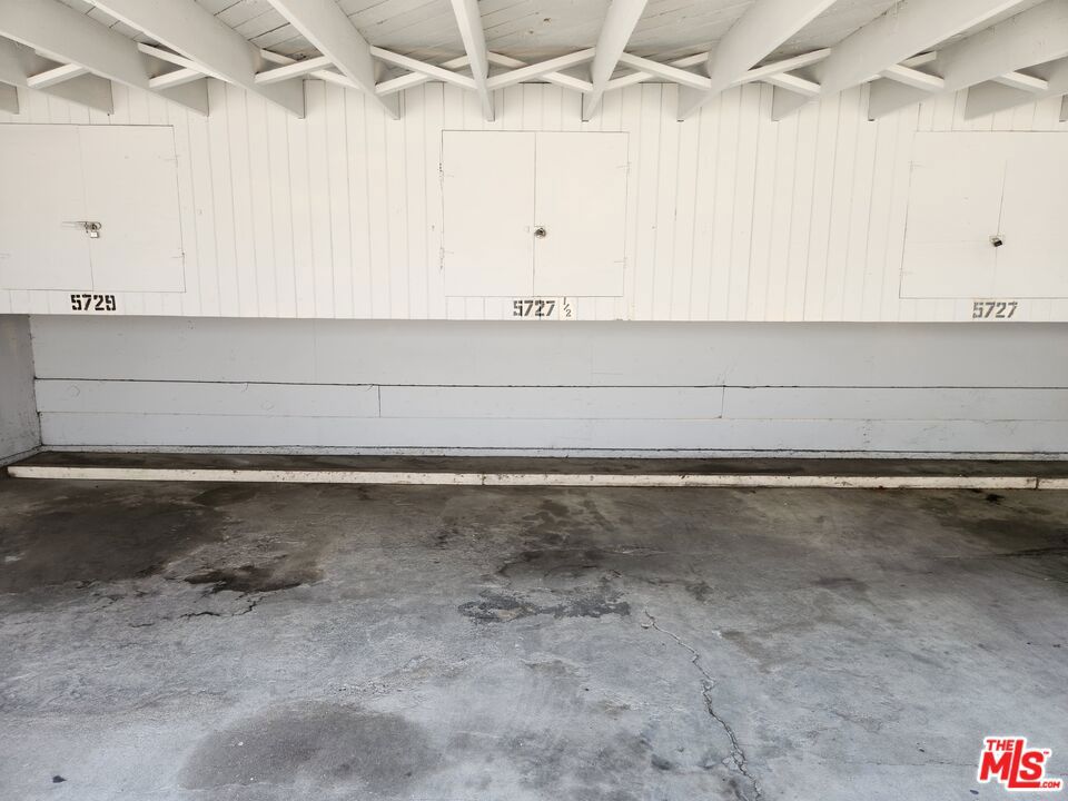 https://media.crmls.org/mediaz/b650aa0d-455c-4178-8799-98974d646bc6.jpg?preset=X-Large