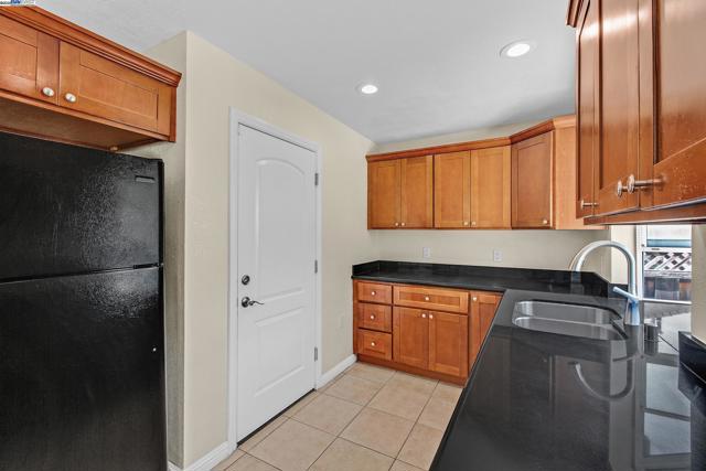 22013 Queen St, Castro Valley CA: https://media.crmls.org/mediaz/b650b2e5-f671-42f2-aac7-875b51280a3a.jpg