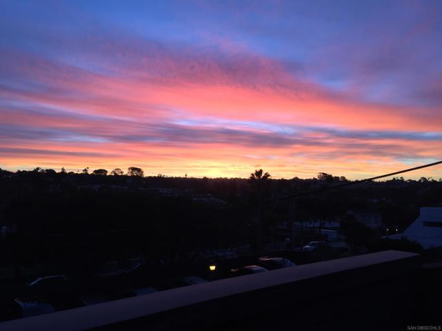 194 Neptune Ave, Encinitas CA: https://media.crmls.org/mediaz/b650b588-f915-4ef4-8e75-c64bf5673bc0.jpg