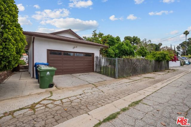 20800 Chatsworth Street, Chatsworth, California 91311, 4 Bedrooms Bedrooms, ,3 BathroomsBathrooms,Single Family Residence,For Sale,Chatsworth,24403347