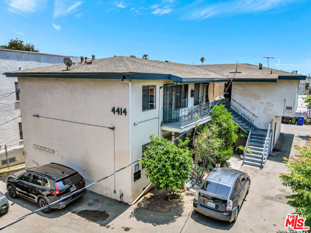 4412 Lockwood Avenue, Los Angeles CA: https://media.crmls.org/mediaz/b650e69a-84a5-4d32-85f6-c0847079fd03.jpg