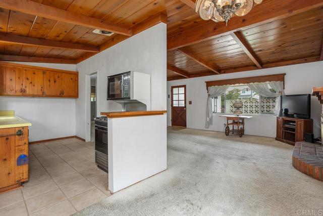 Detail Gallery Image 12 of 30 For 1230 Tamarack Ave, Carlsbad,  CA 92008 - 3 Beds | 2 Baths