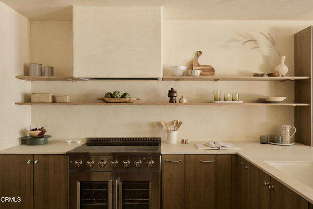 Detail Gallery Image 14 of 38 For 4781 Round Top Dr, Los Angeles,  CA 90065 - 4 Beds | 2 Baths