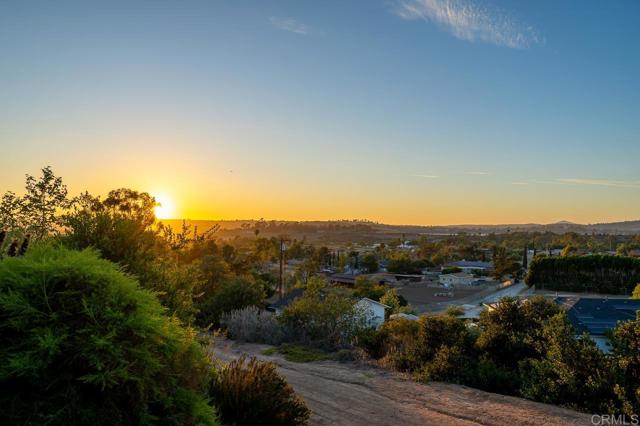 1863 Camino Mojave, Chula Vista CA: https://media.crmls.org/mediaz/b651a3fb-8fc7-42c4-b804-7873aa477664.jpg
