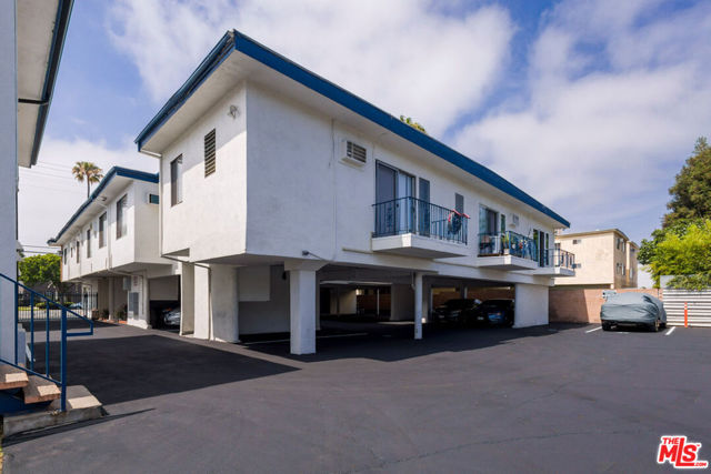 Image 45 of 52 For 15115 Victory Boulevard