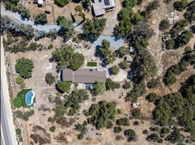 2523 San Vicente Road, Ramona CA: https://media.crmls.org/mediaz/b6525d10-af84-465a-b7a8-84da645bc07f.jpg