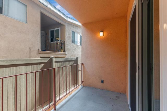 382 Coronado Avenue, Long Beach CA: https://media.crmls.org/mediaz/b6539700-9d58-4018-9550-672231fba08c.jpg