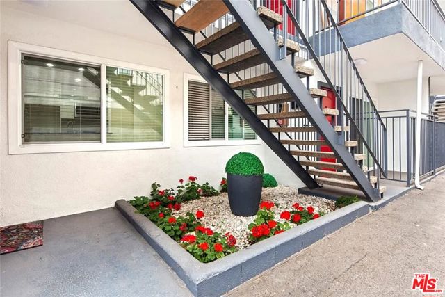 5529 Bonner Avenue, North Hollywood CA: https://media.crmls.org/mediaz/b653f50a-cae8-4001-86b5-8f320616300b.jpg