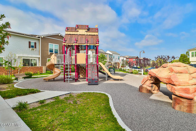 1953 Cottage Drive, Simi Valley CA: https://media.crmls.org/mediaz/b6545b2a-0720-4581-84cc-dfe216305254.jpg