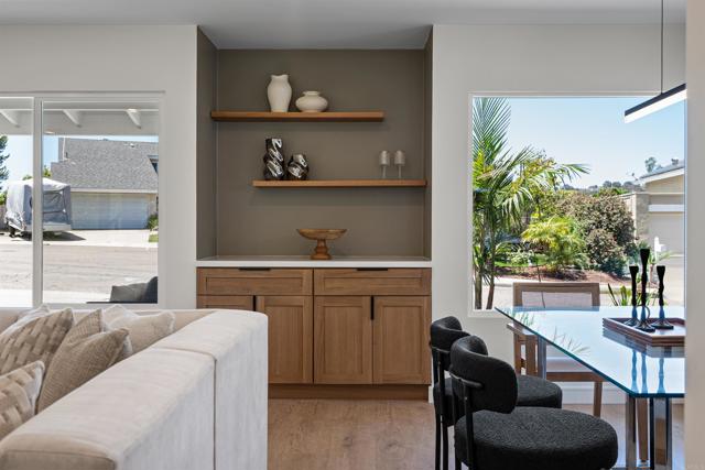 4687 Murat Ct, San Diego CA: https://media.crmls.org/mediaz/b6548784-7446-44c4-b6c2-91240f82b8ce.jpg