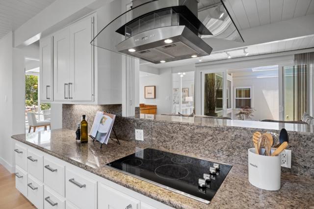 2989 Dolores Way, Burlingame CA: https://media.crmls.org/mediaz/b654d000-77ed-4744-b035-1113b2742e6c.jpg