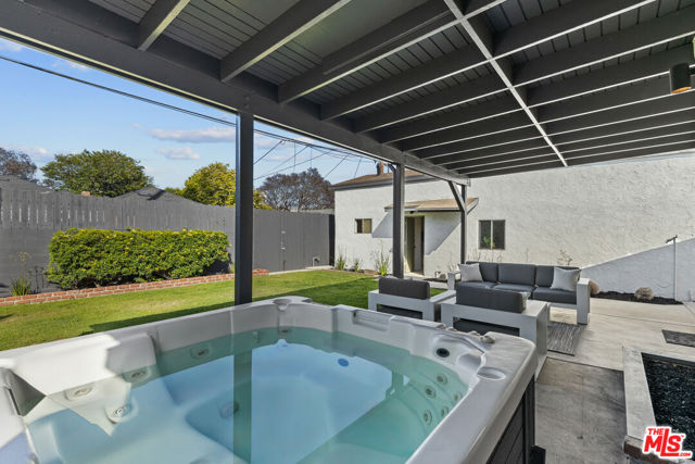 2446 Colby Avenue, Los Angeles CA: https://media.crmls.org/mediaz/b6556791-bf7e-4382-a1ee-0279e6f71fb0.jpg