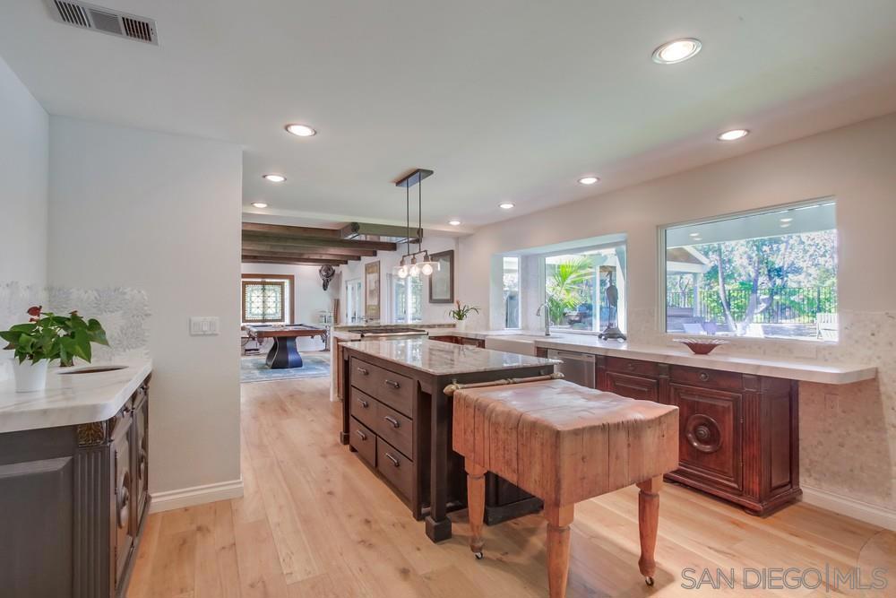 MLS #250032414SD img 12