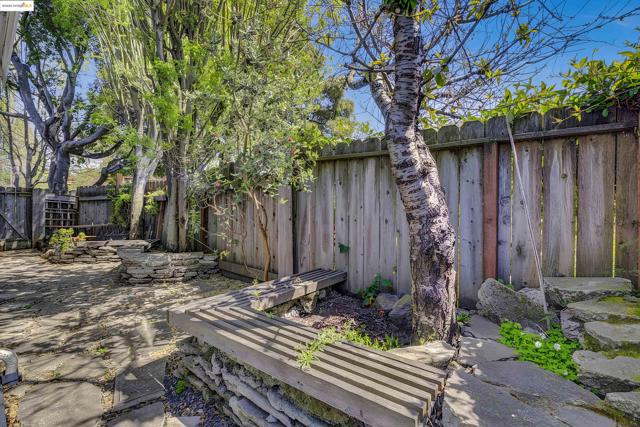 2406 10th, Berkeley CA: https://media.crmls.org/mediaz/b655727f-7321-421b-875a-a63ed27af874.jpg