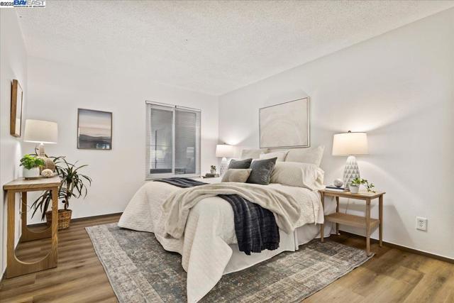 810 Oak Grove Rd, Concord CA: https://media.crmls.org/mediaz/b6560d06-1a00-4544-88d5-08d019c8ca52.jpg