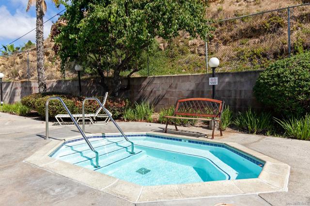 3845 Groton St, San Diego CA: https://media.crmls.org/mediaz/b65623a8-9590-4491-bb32-8cc3fab60c79.jpg