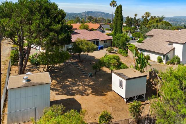 13837 Tam O Shanter Court, Poway CA: https://media.crmls.org/mediaz/b65675fd-bdab-449f-961e-62bbcf7c3a29.jpg