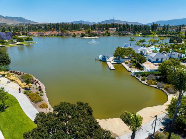 707 Eastshore Terrace, Chula Vista CA: https://media.crmls.org/mediaz/b658475d-a39e-4850-ab55-2821b7d82e0f.jpg