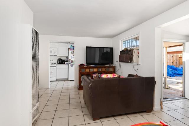 Image 8 of 22 For 523 Highland