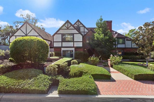 3251 Piragua Street, Carlsbad CA: https://media.crmls.org/mediaz/b6589598-3b95-41d4-821d-450158ee8636.jpg