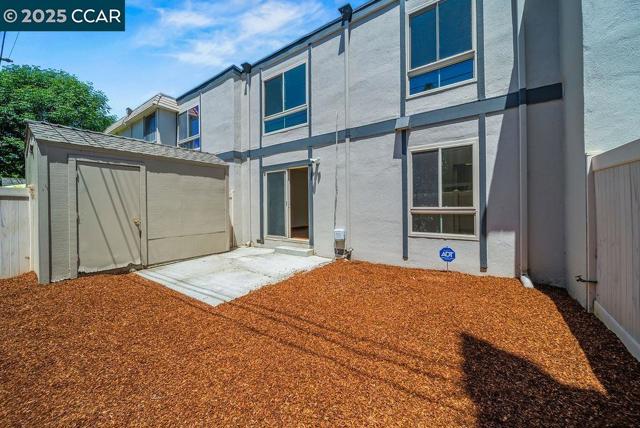 2032 Sierra Road, Concord CA: https://media.crmls.org/mediaz/b658c151-cc8d-4f98-9dfb-65c3f8b1c6a3.jpg