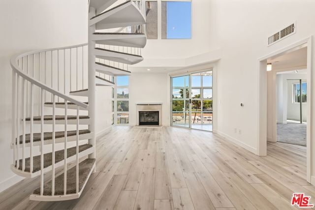 171 N Church Lane, Los Angeles CA: https://media.crmls.org/mediaz/b65966ed-baac-4382-8566-6b5ba7043aa7.jpg