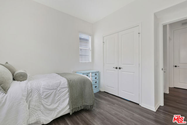 21990 Moveo Drive, Santa Clarita CA: https://media.crmls.org/mediaz/b659c53b-f40e-4d1d-a026-fa95a109a030.jpg