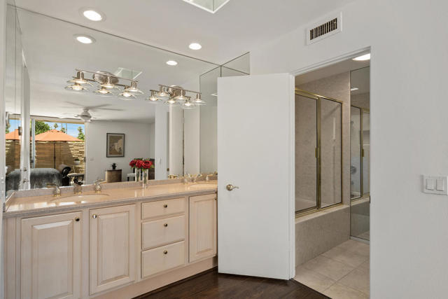 76895 Lark Drive, Indian Wells CA: https://media.crmls.org/mediaz/b65a2005-5085-4e41-a381-506a06a22a2d.jpg