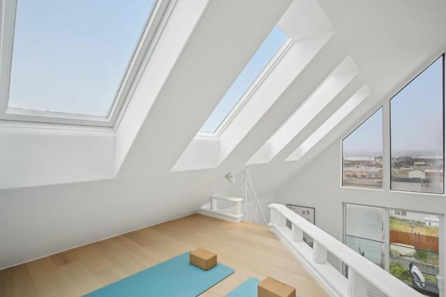 2183 45th Avenue, San Francisco CA: https://media.crmls.org/mediaz/b65a6423-9bb2-4b47-a729-0cb756380820.jpg