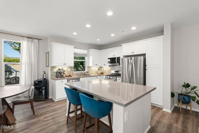 Detail Gallery Image 14 of 64 For 10650 N Bank Dr, Ventura,  CA 93004 - 4 Beds | 3 Baths