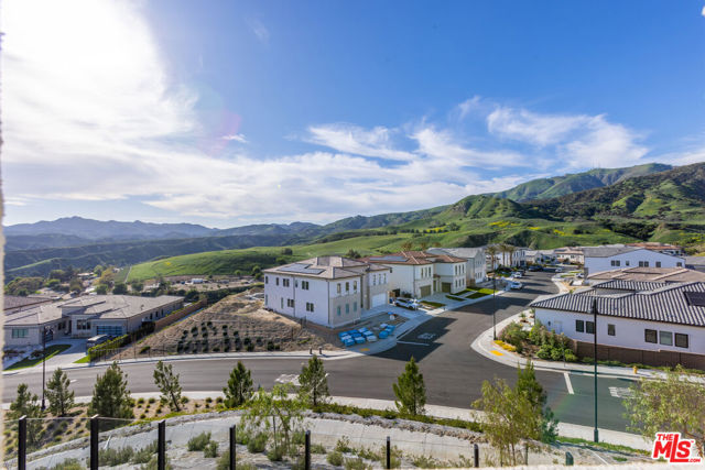20668 W Hummingbird Court, Porter Ranch CA: https://media.crmls.org/mediaz/b65b8fee-06f7-4f6e-8c05-f4e63e0ddc08.jpg
