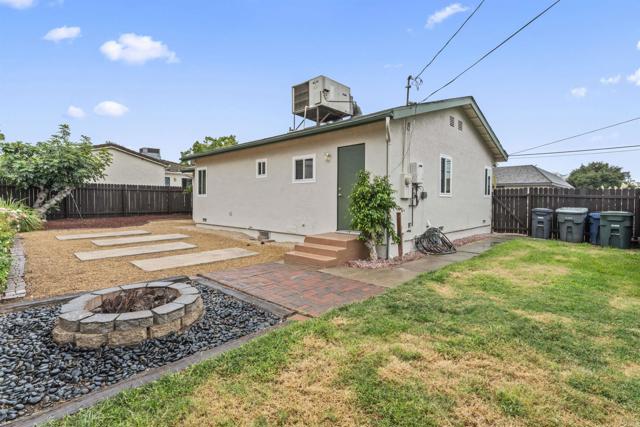 Detail Gallery Image 21 of 24 For 120 N Elm St, Escondido,  CA 92025 - 2 Beds | 1 Baths