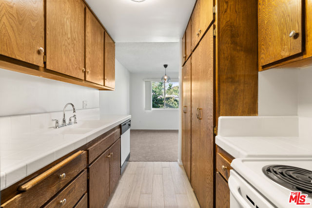 1457 Butler Avenue, Los Angeles CA: https://media.crmls.org/mediaz/b65bd8e0-4e95-4743-90de-c064a12de19c.jpg