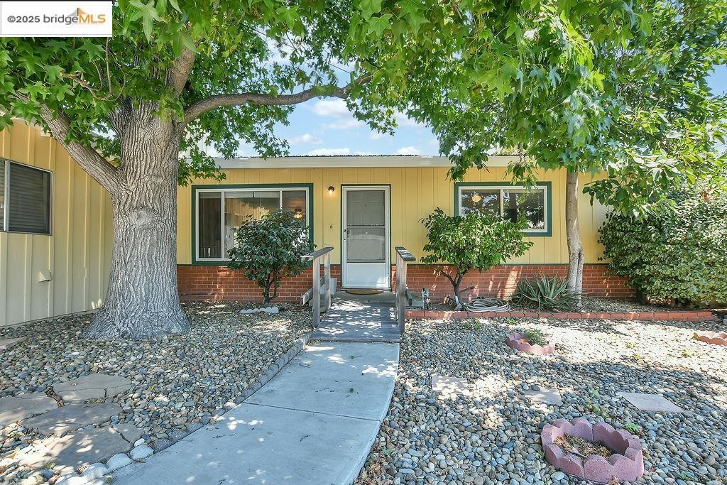 609 Lynn Ave